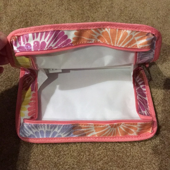 Clinique Make-up Bag - Picture 8 of 8